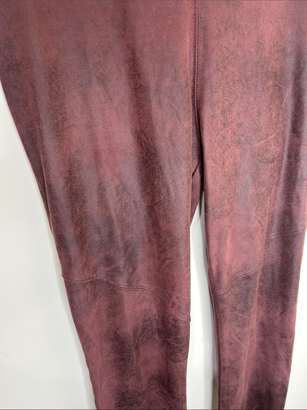 FREE PEOPLE Vegan Faux Suede Leggings Wine Burgundy Size 30 - Picture 11 of 12